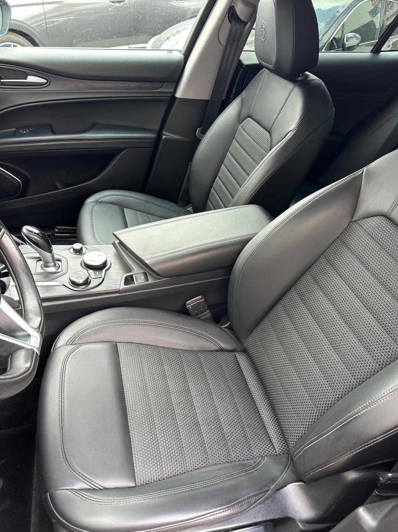 Alfa Romeo Stelvio 2.2 Turbodiesel 180 CV AT8 RWD Executive
