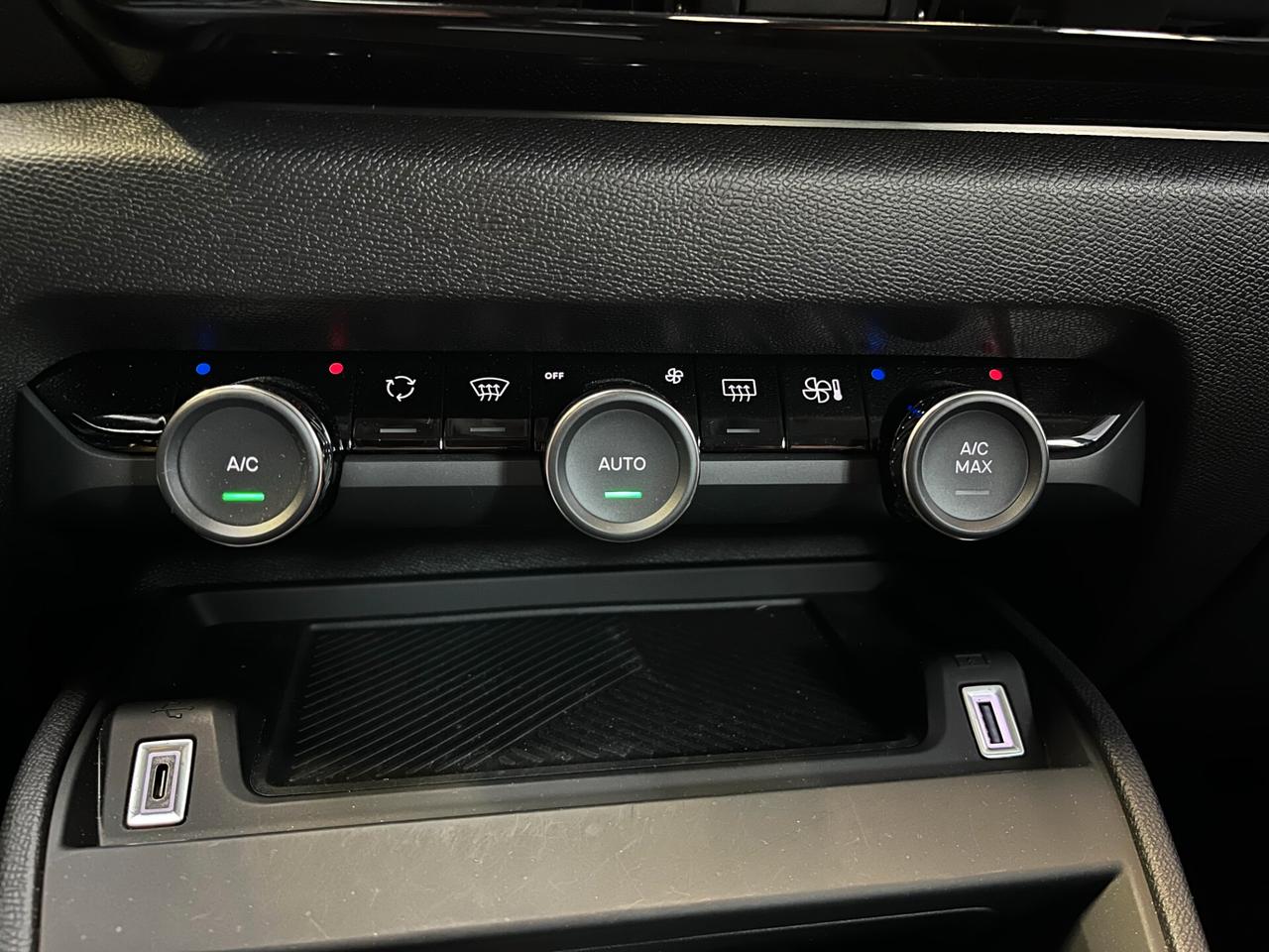 Citroen C4 1.2cc PURETECH 130cv PLUS - SOLO 4.500KM