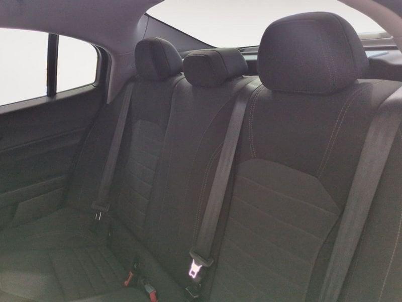 Alfa Romeo Giulia 2.2 Turbo AT8 160CV Business