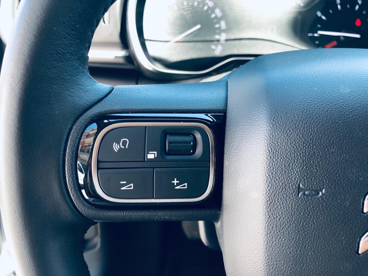 Citroen C31.2 110 CV TETTO NERO Shine -telecam-