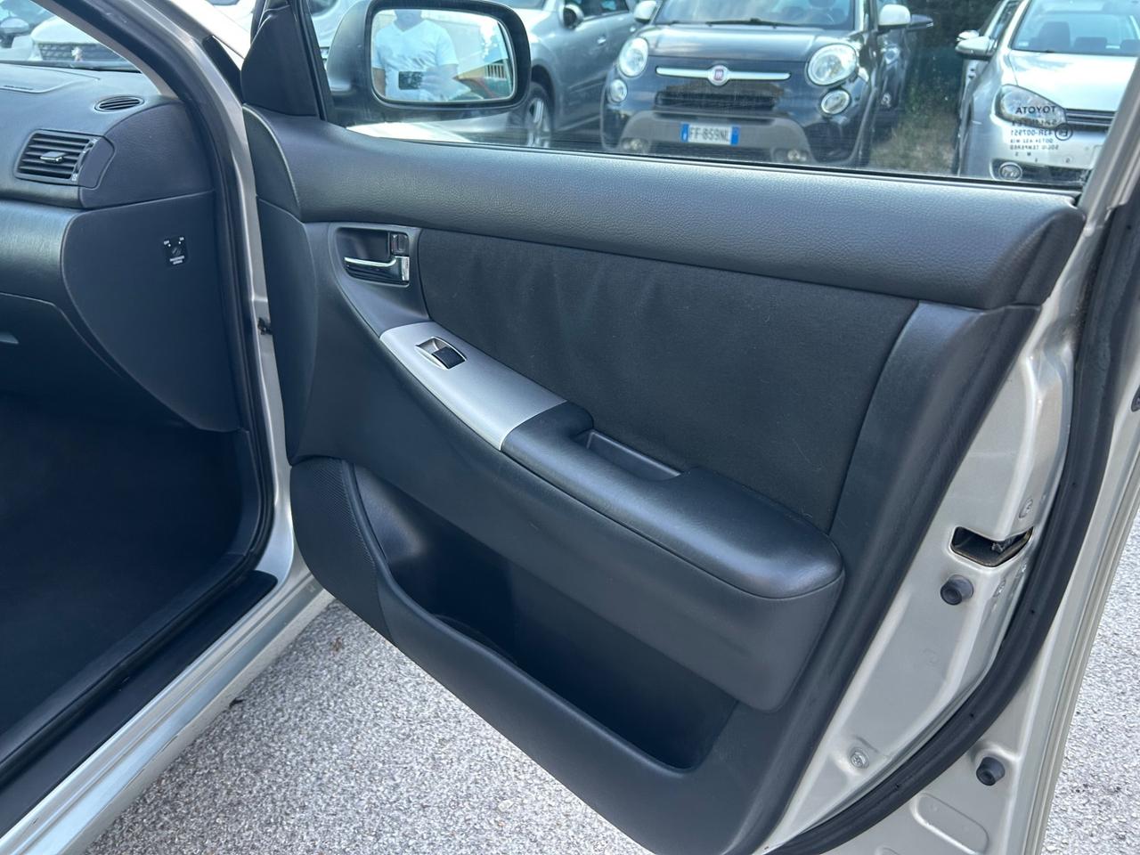 Toyota Corolla 1.4 D-4D Cambio automatico 5 porte