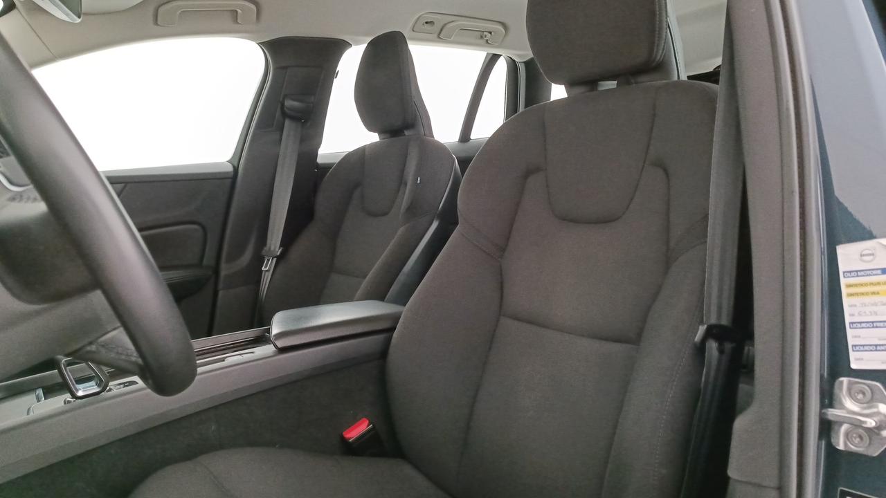 VOLVO V60 II 2019 - V60 2.0 b4 Momentum Business auto