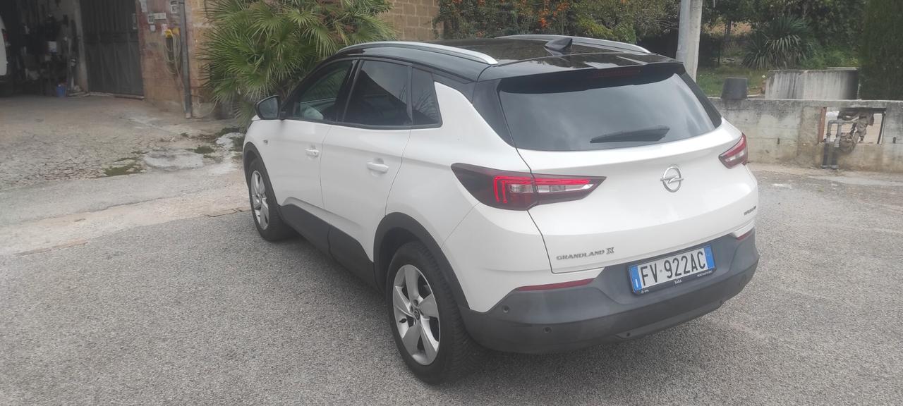 Opel Grandland X 1.5 diesel Ecotec Start&Stop Ultimate bianca tetto nero
