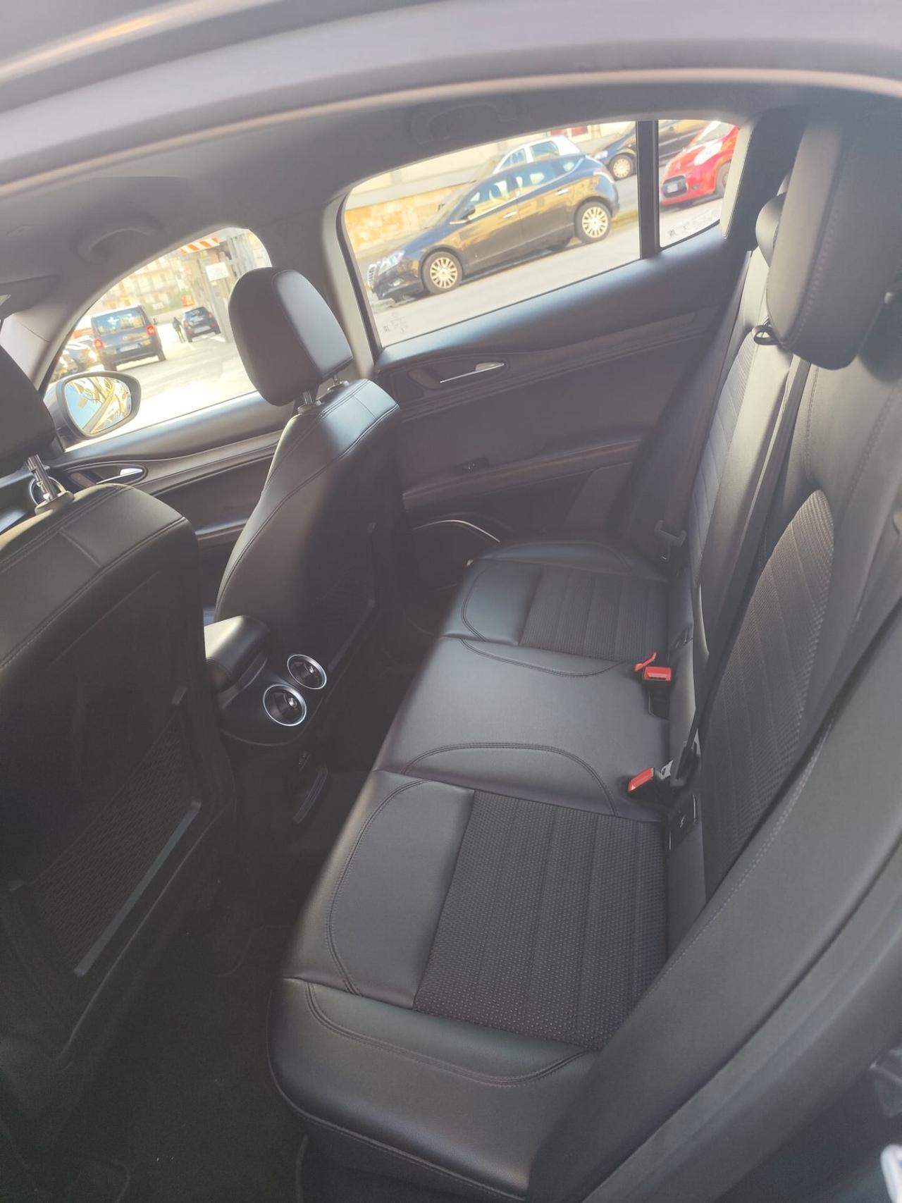 Alfa Romeo Stelvio 2.2 JTDM * 180 CV * Executive * Pelle * Navi * DISTRIBUZIONE E MODIFICA FATTE * Garantita 12 Mesi