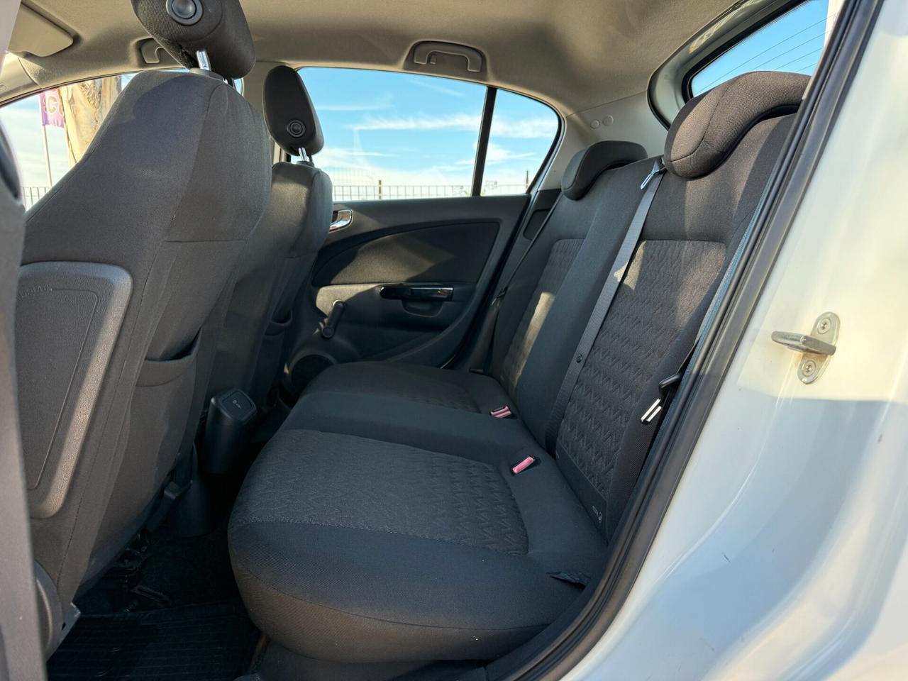 OPEL CORSA ANNO 10/2013 1.3 DIESEL 75 CV