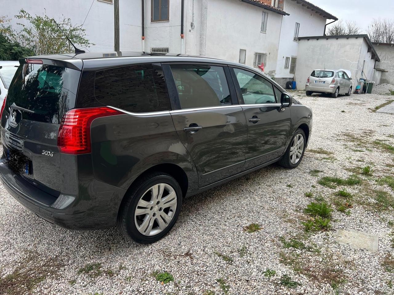 Peugeot 5008 BlueHDi 120 S&S Allure