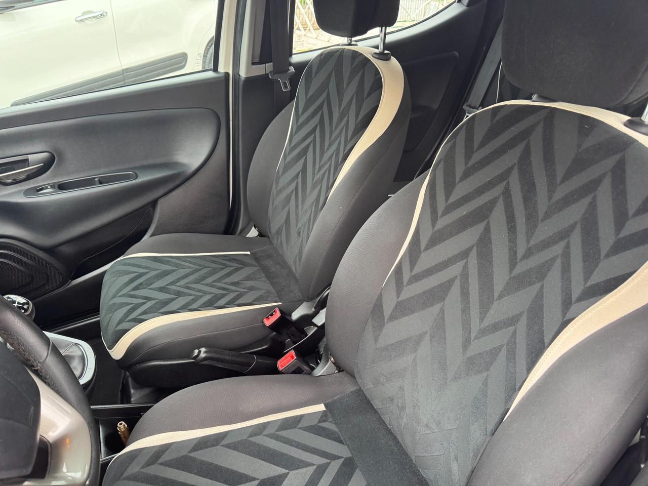 Lancia Ypsilon 1.2 GPL ECOCHIC 12/2016