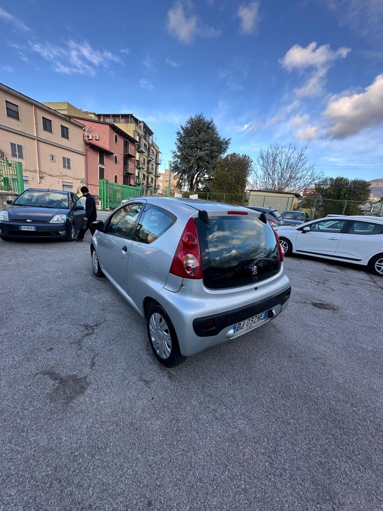 Peugeot 107 1.0 68CV 3p. Desir