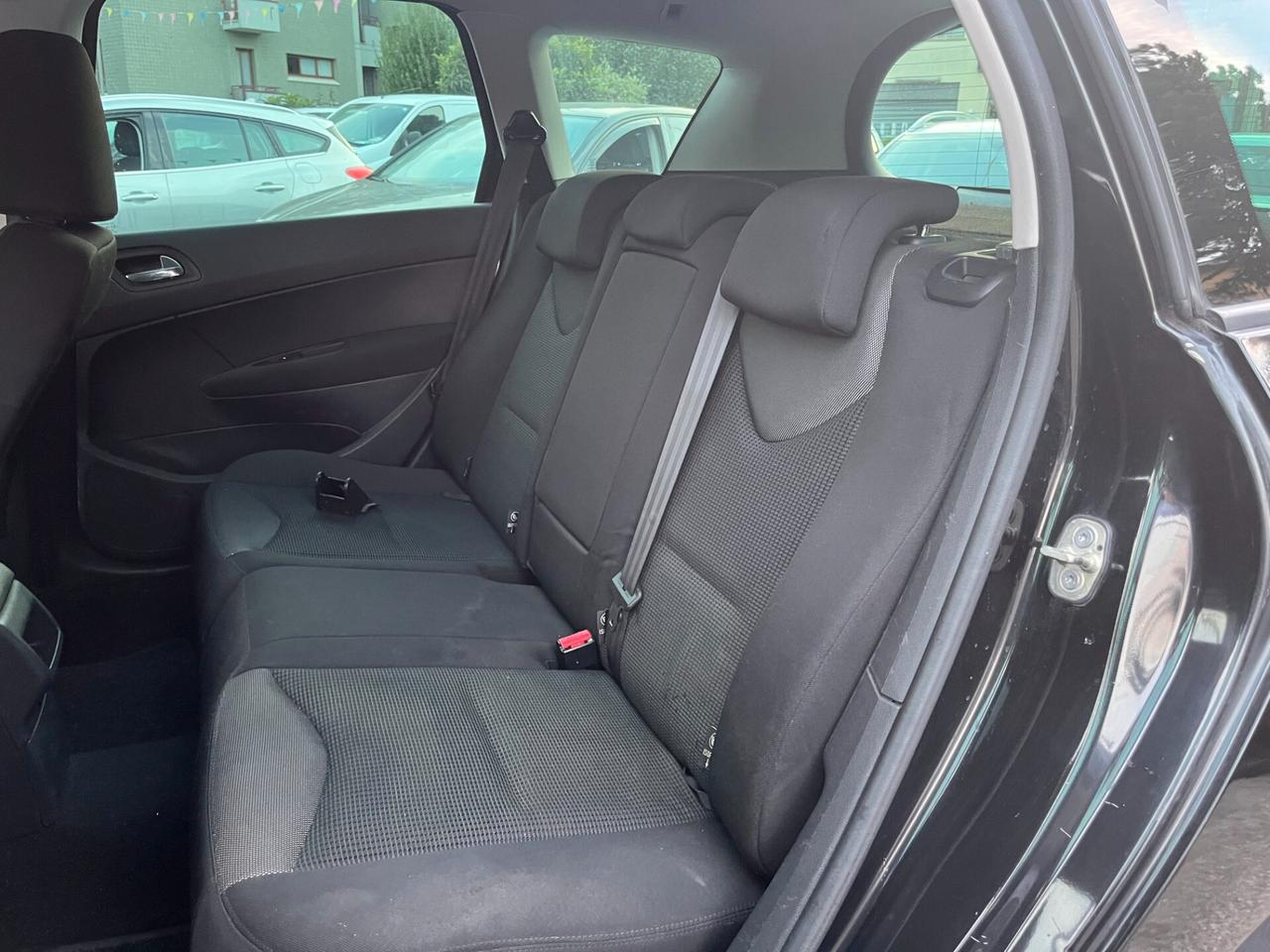 Peugeot 308 1.6 8V e-HDi 112CV Stop&Start robotiz. SW Active