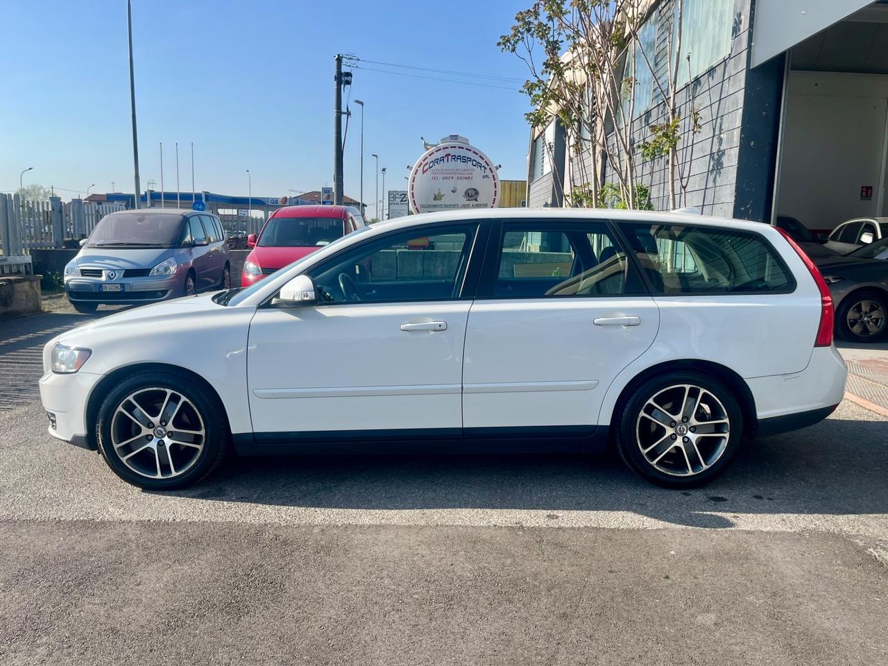 Volvo V50 D2 1.6D Drive R-design