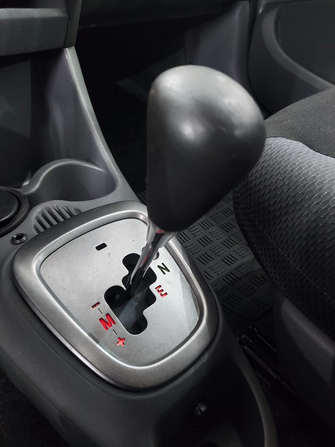 Toyota Aygo 1.0 12V VVT-i 5 porte Sol automatico