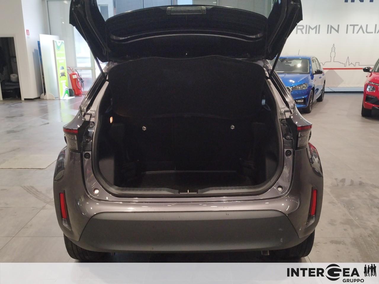 TOYOTA Yaris Cross 1.5h Orange Edition fwd 116cv e-cv