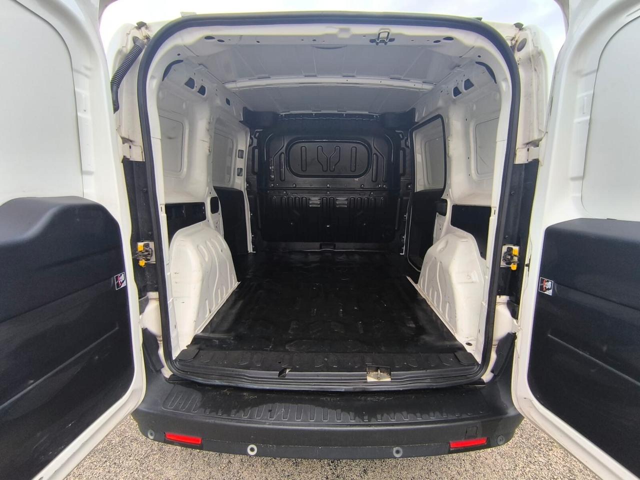 Fiat Doblo 1.6 MJT 105CV PC-TN Cargo Business 2021