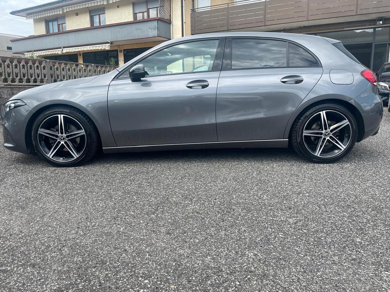Mercedes-benz A 180 Mercedes Classe Sport Automatic Night Pack – Neopatentati