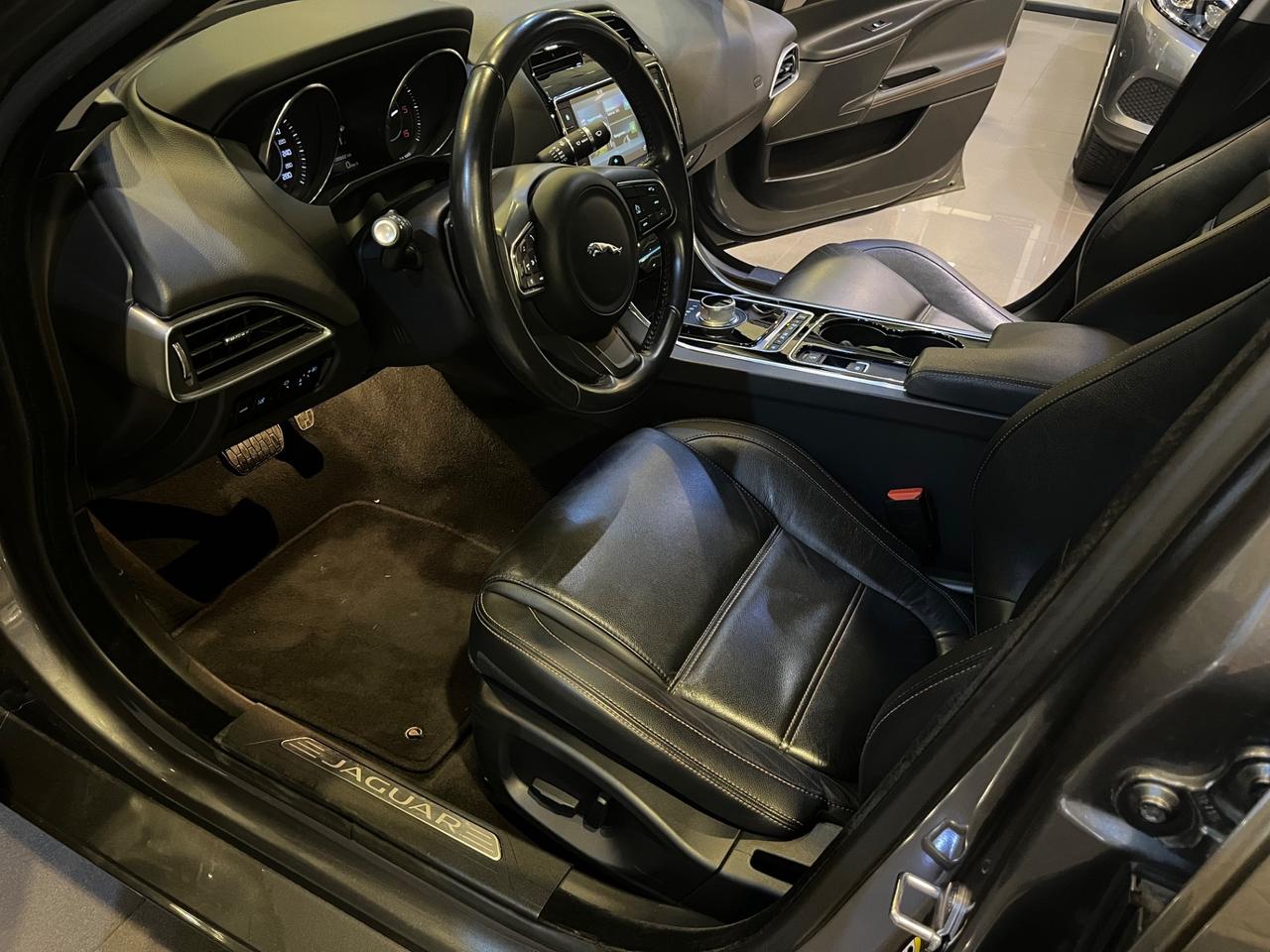 Jaguar XE 2.0d Pure 180cv auto