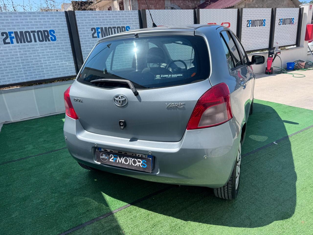 Toyota Yaris 1.0 5 porte Sol