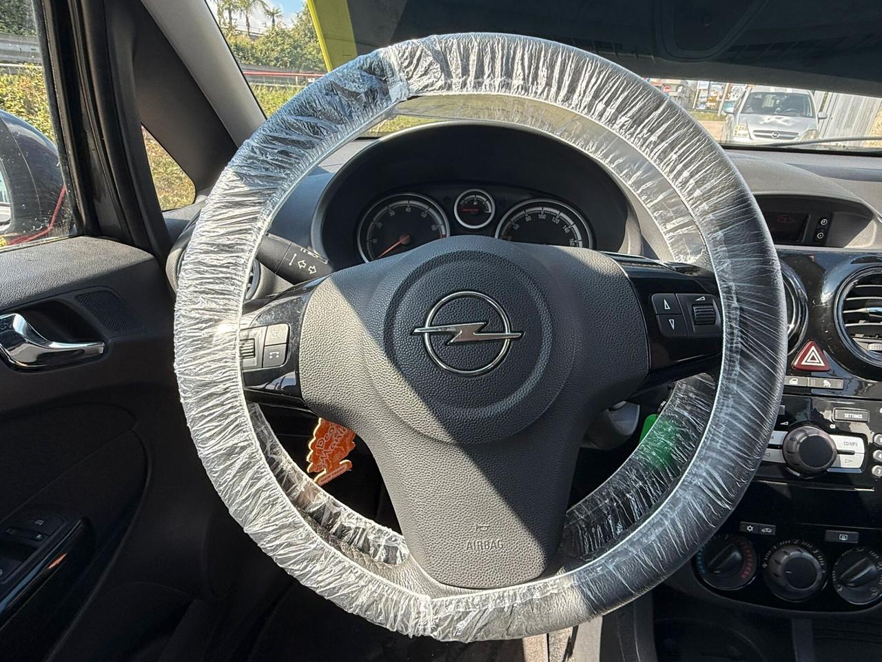 Opel Corsa 1.2 5 porte Cosmo
