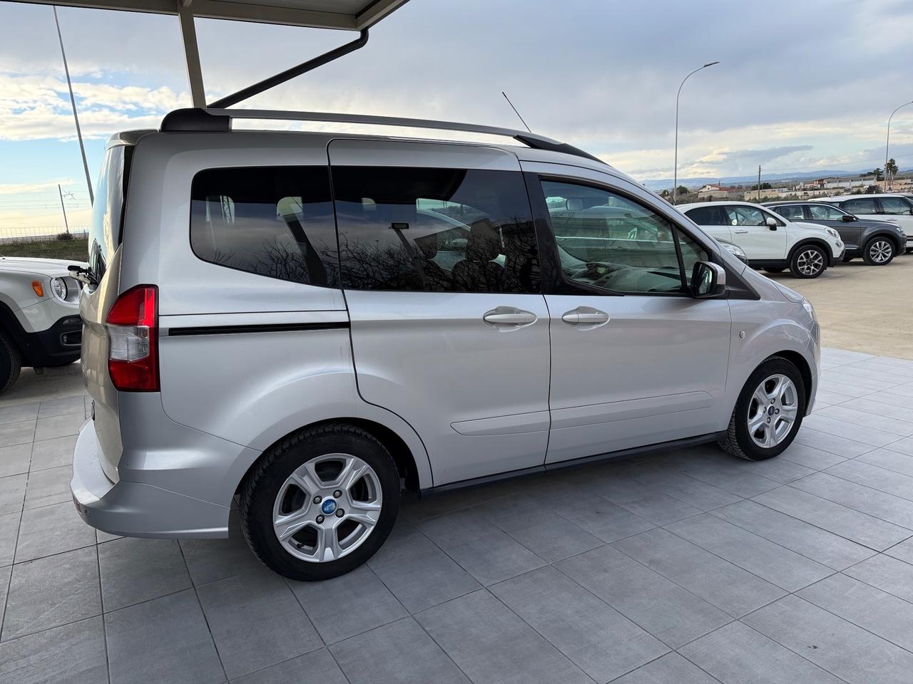 Ford Tourneo Courier 1.5 TDCI 75 CV Titanium