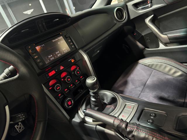 TOYOTA GT86 2.0 CERCHI DA 18 TOTAL BLACK IN SEDE