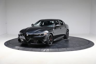Alfa Romeo Giulia 2.9 V6 Bi-Turbo AT8 Quadrifoglio NOLEGGIO LUNGO TERMINE