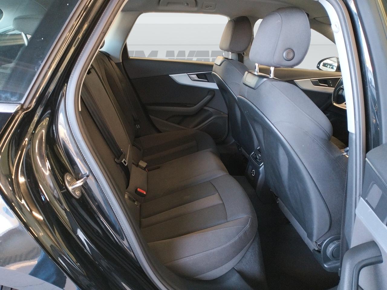 Audi A4 Avant 30 TDI S tronic Business