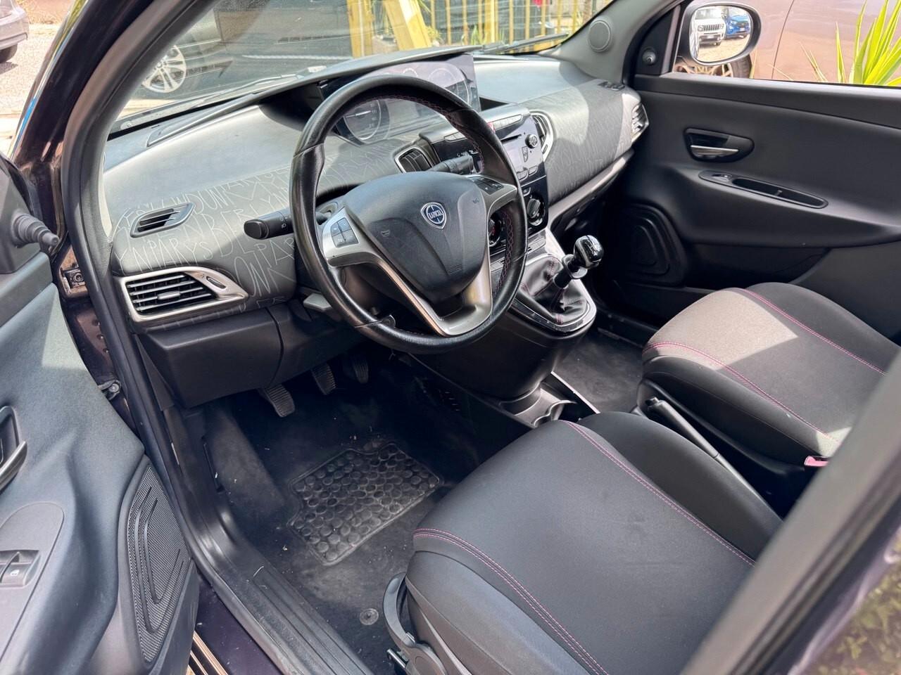 Lancia Ypsilon 1.2 GPL 2013