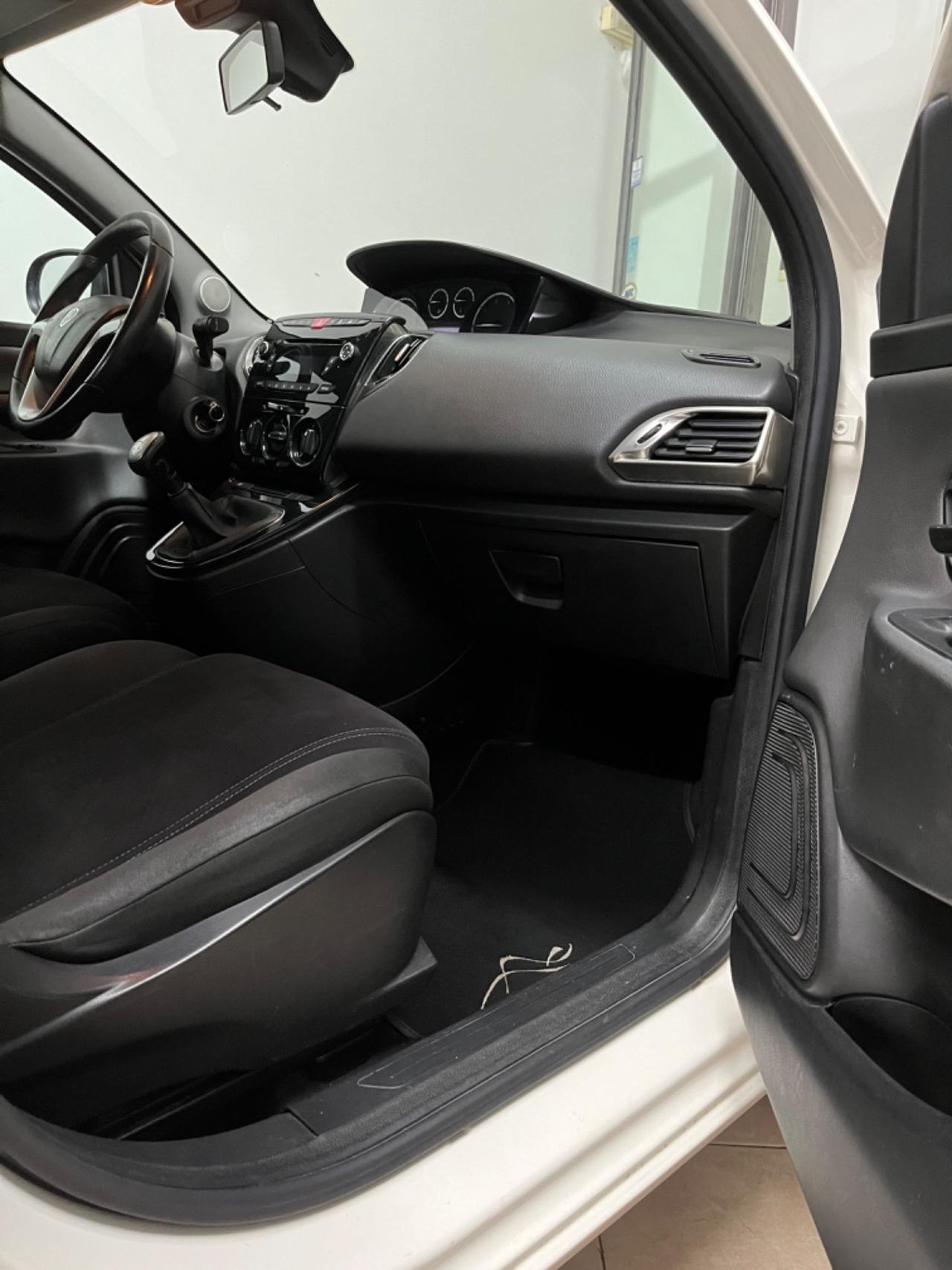 Lancia Ypsilon 1.3 MJT 16V 95 CV 5 porte S&S Gold
