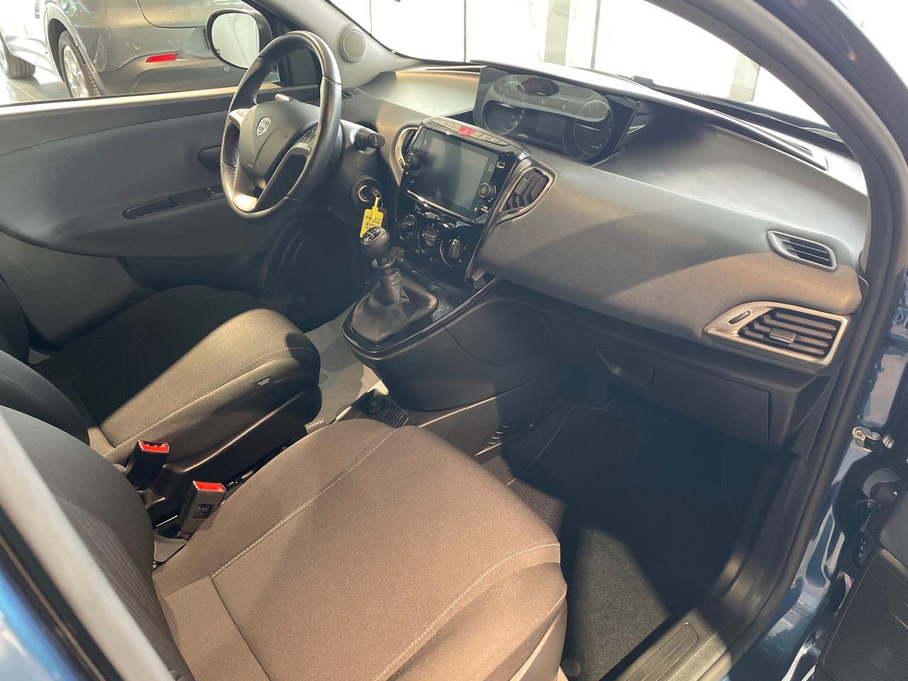 Lancia Ypsilon 1.0 FireFly 5 porte S&S Hybrid Gold