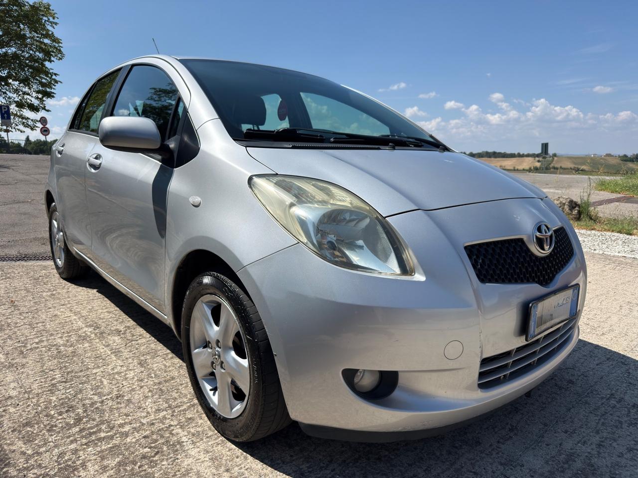 Toyota Yaris 1.3 5 porte Sol PERFETTA