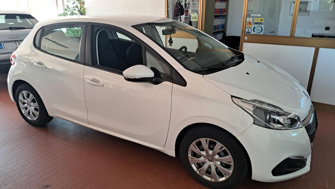 Peugeot 208 PureTech 82 5 porte Active OK NEO PATENTATI