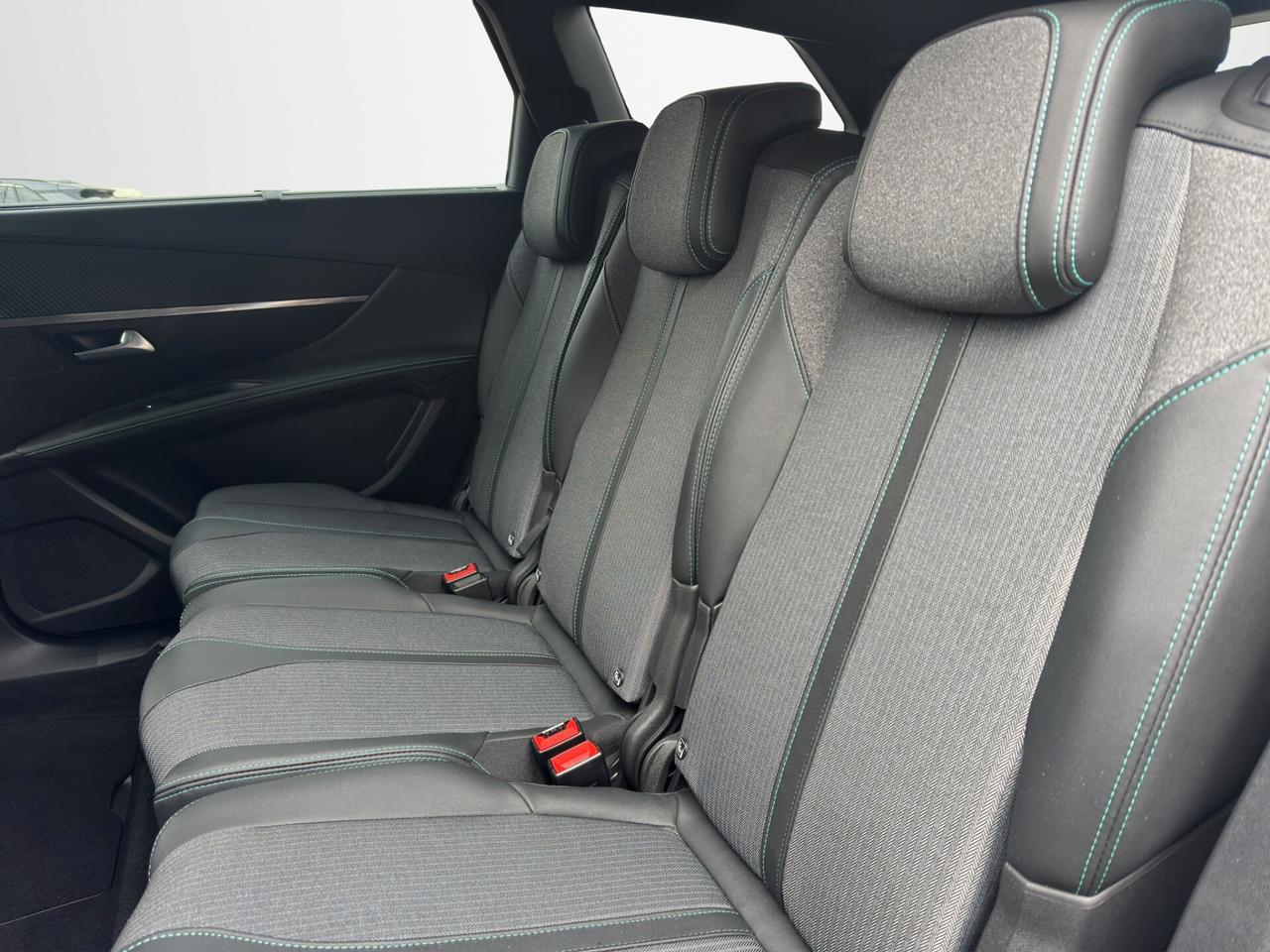 Peugeot 5008 Hybrid 136 e-DCS6 Allure Pack