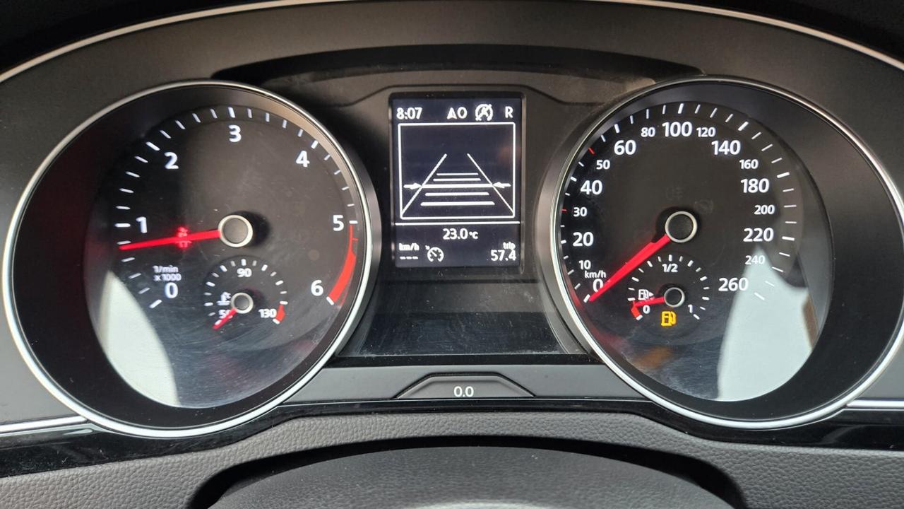 Volkswagen Passat Variant 1.6 TDI SCR DSG Business BMT