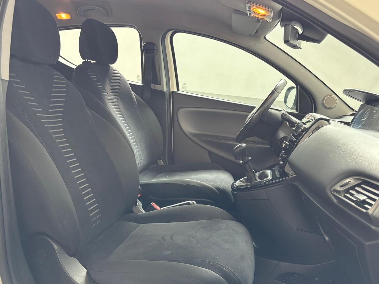 Lancia Ypsilon 1.2 69 CV Platinum