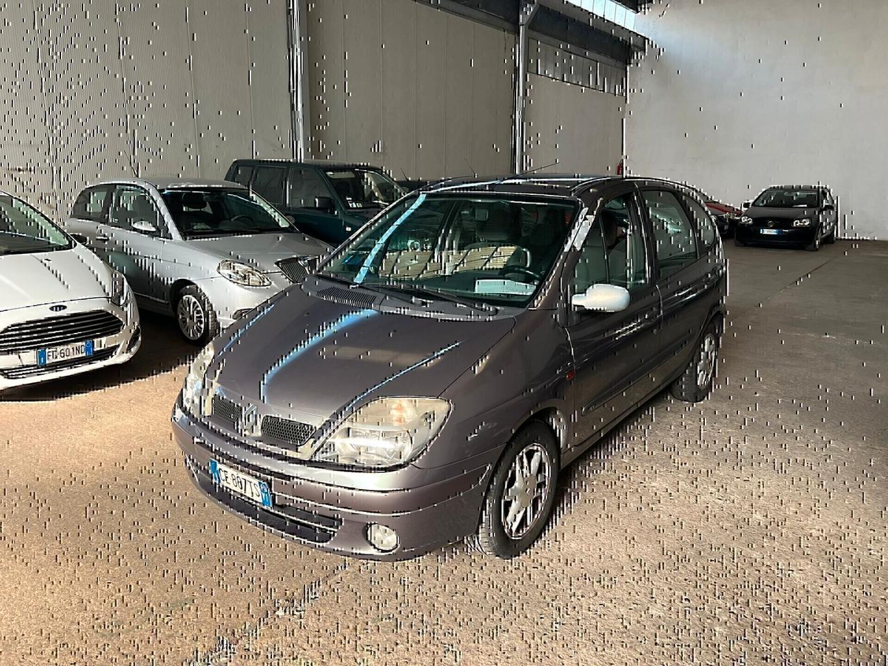 Renault Scenic 2 serie-1,9 -2003