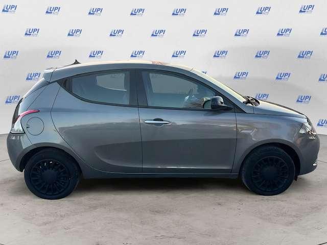 Lancia Ypsilon 1.0 firefly hybrid Gold s&s 70cv
