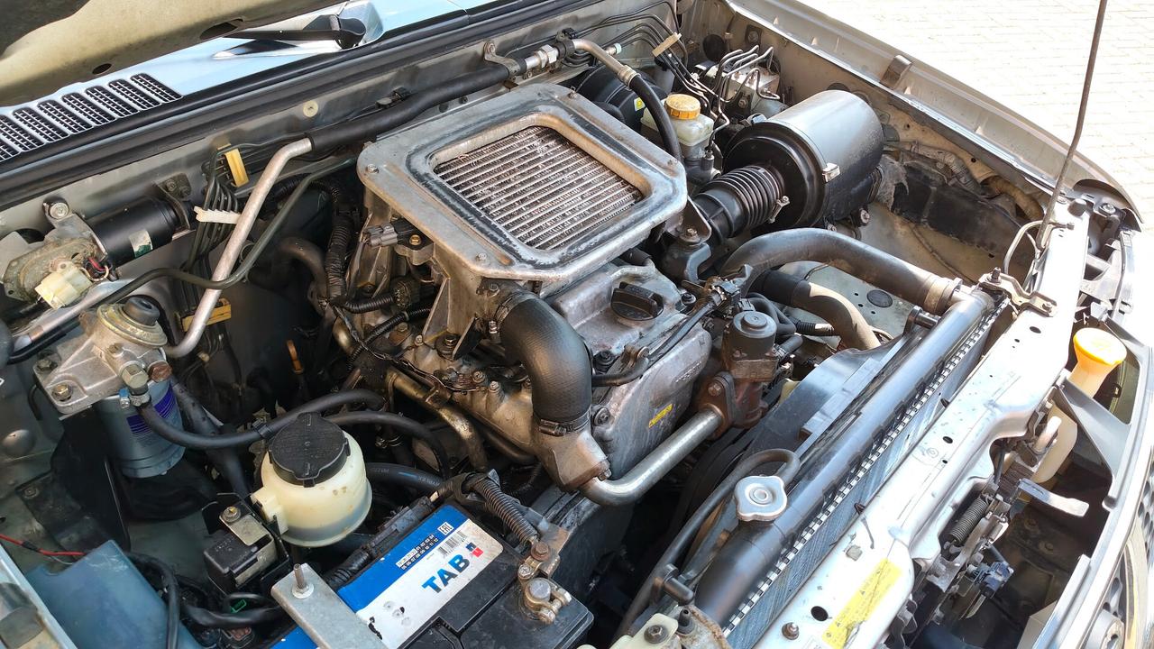 Nissan Navara Double Cab 2.5 td 133cv