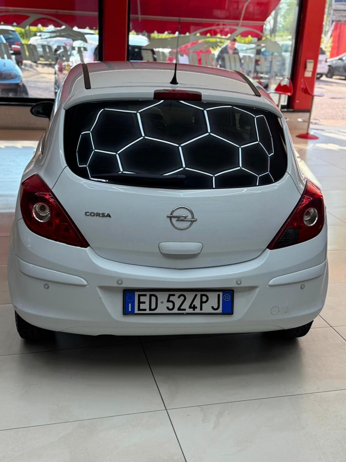 Opel Corsa 1.2 3 porte Club