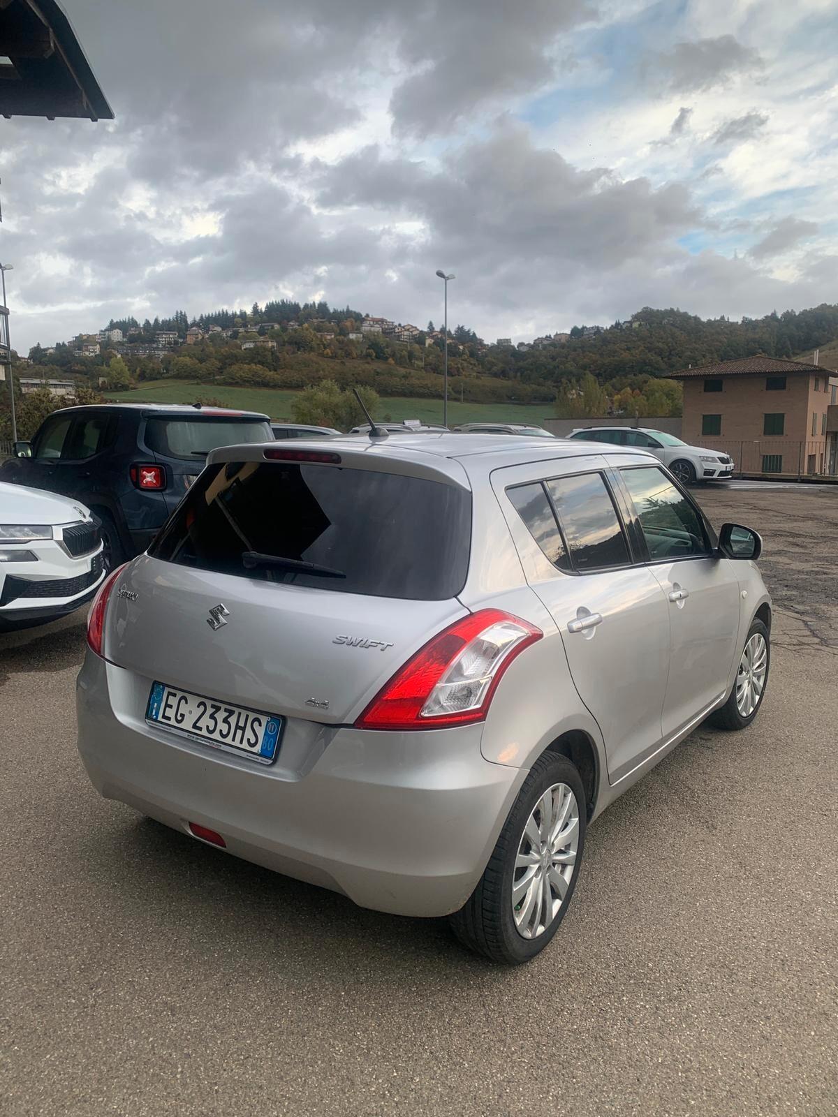 Suzuki Swift 4x4 benzina -tagliandata- neo patentati