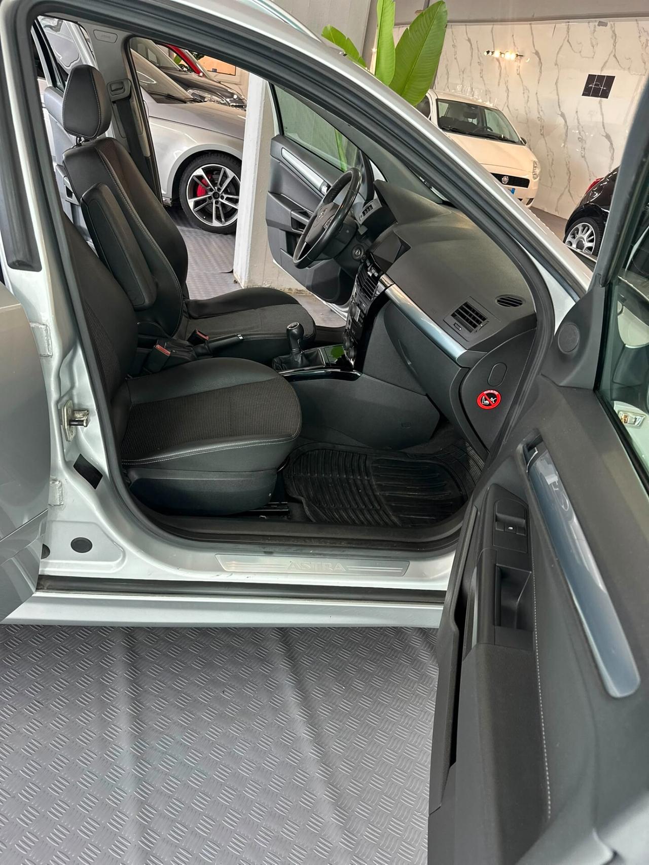 Opel Astra 1.8 16V VVT Station Wagon Cosmo