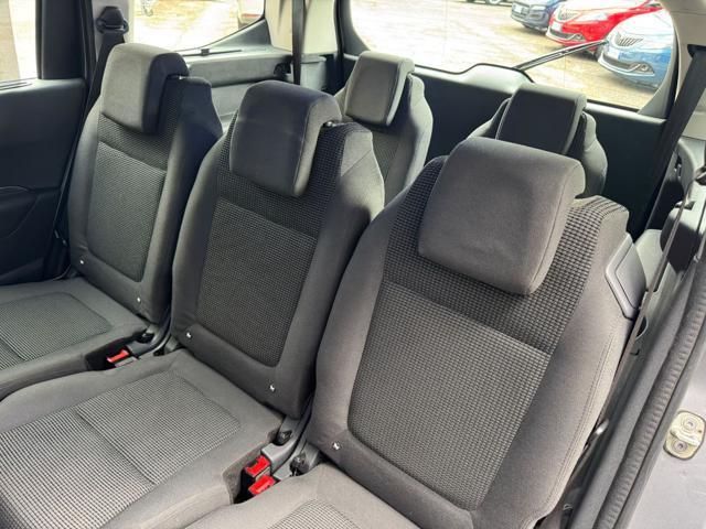 PEUGEOT 5008 BlueHDi 120 S&S Active