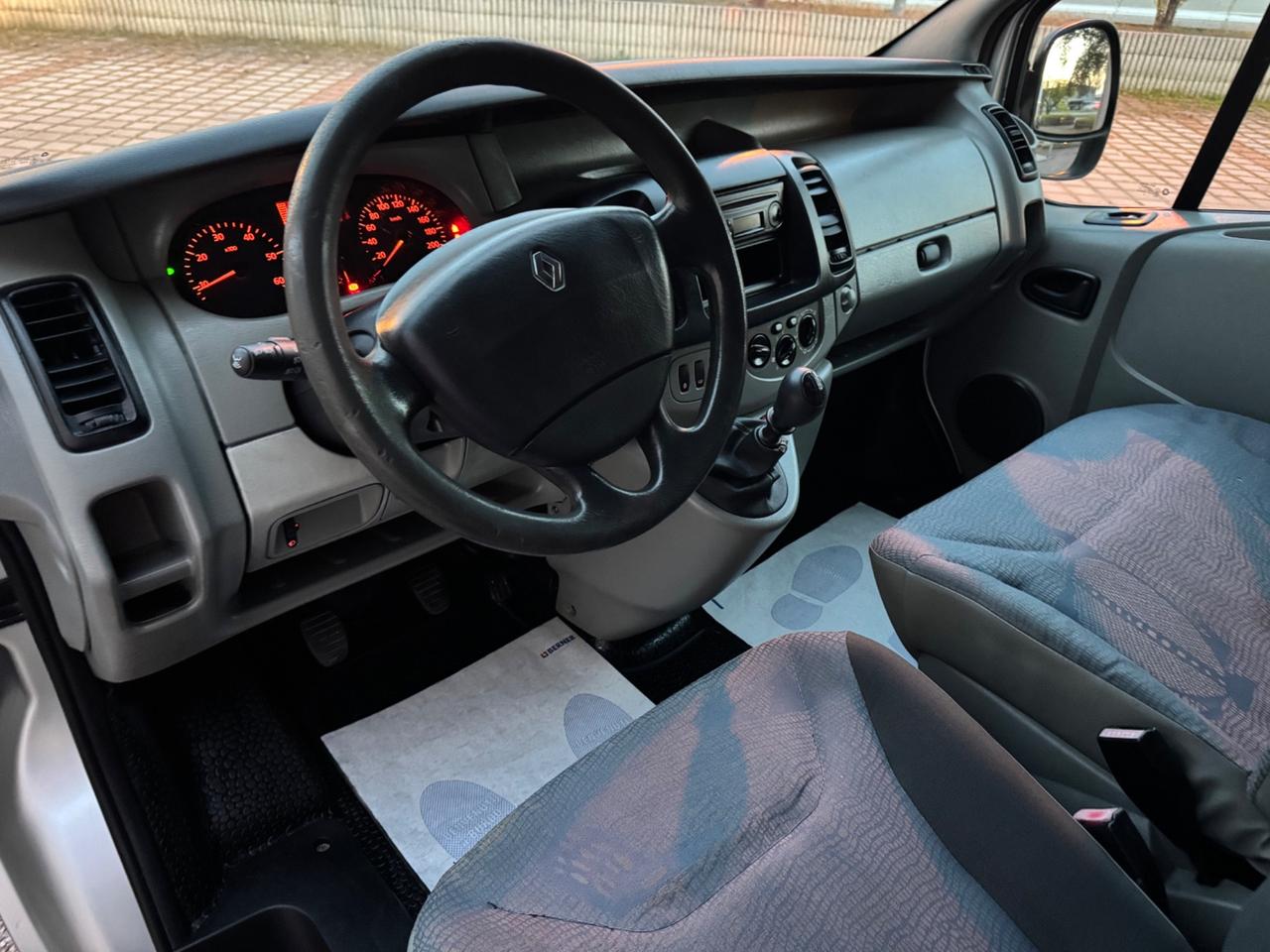 Renault Trafic T29 1.9 dCi/100cv 9 Posti