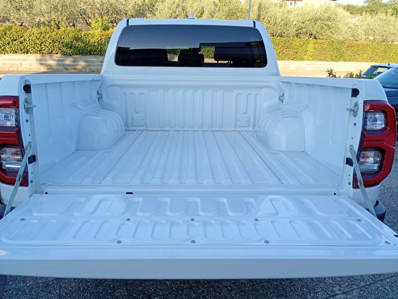 Toyota Hilux HYLUX 2.8 D4D 48W A/T 4WD double cab EXECUTIVE