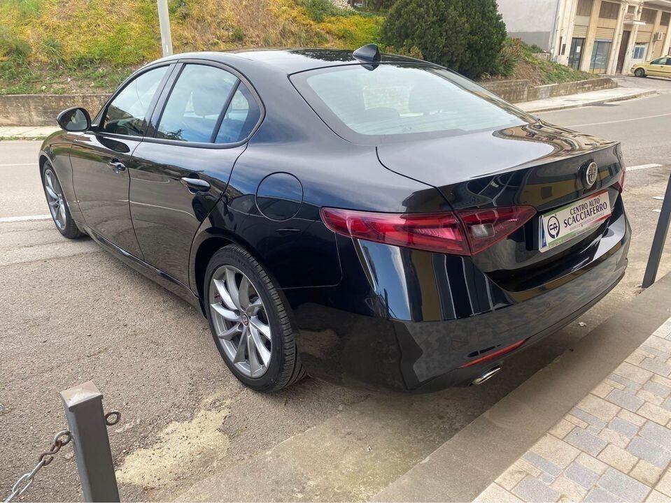 Alfa Romeo Giulia 2.2 Turbodiesel 150 CV AT8 Busin