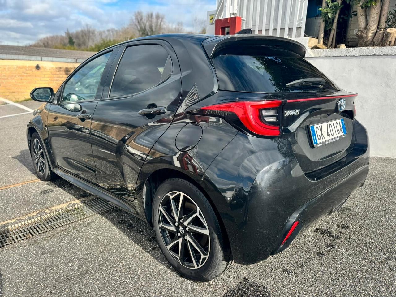 Toyota Yaris 1.5 Hybrid 5 porte Lounge tetto panoramico