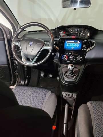 Lancia Ypsilon 1.0 Hybrid 70cv Gold Car Play + Telecamera