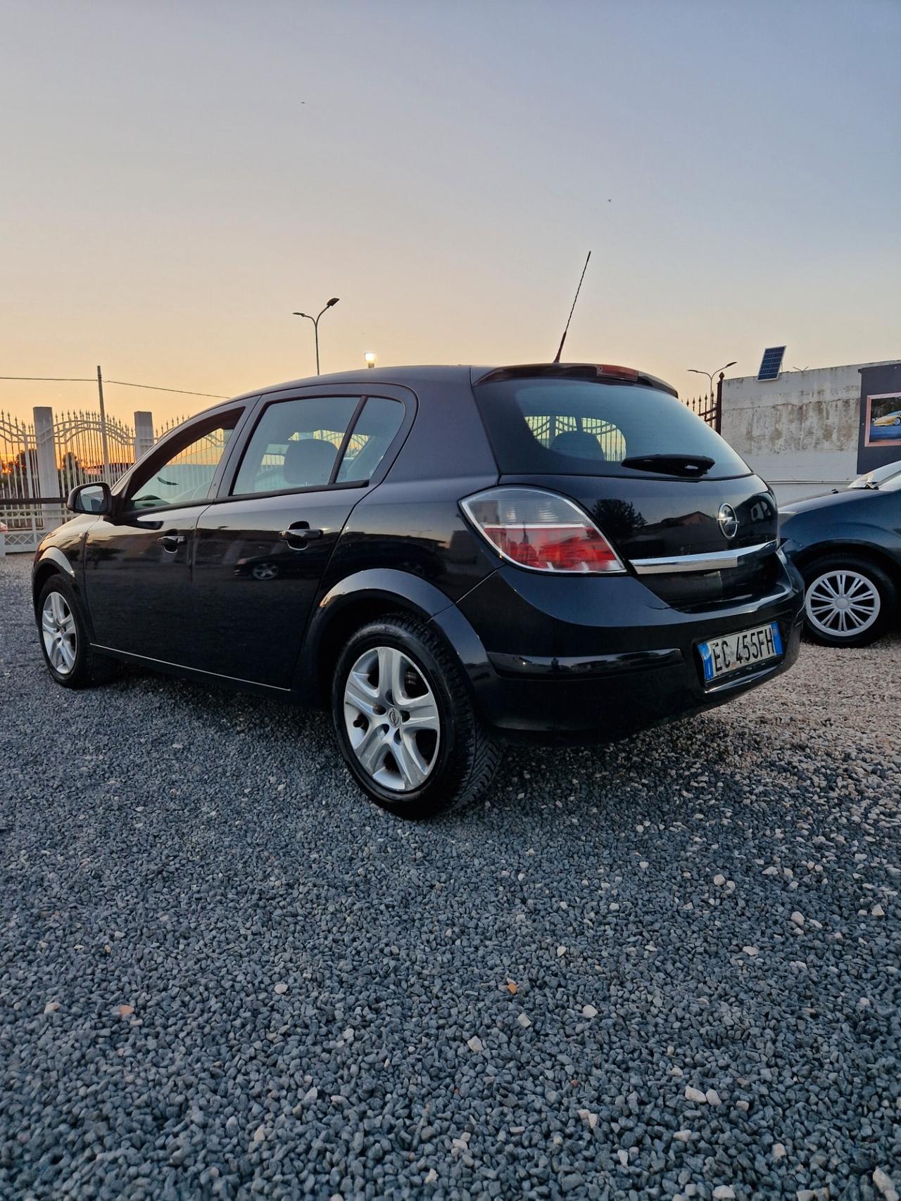 Opel Astra 1.4 16V GPL-TECH 5 porte Enjoy 180000km