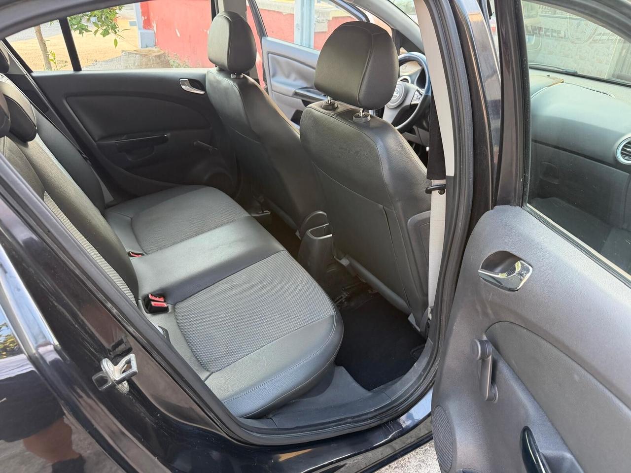 Opel Corsa 1.2 5 porte Club
