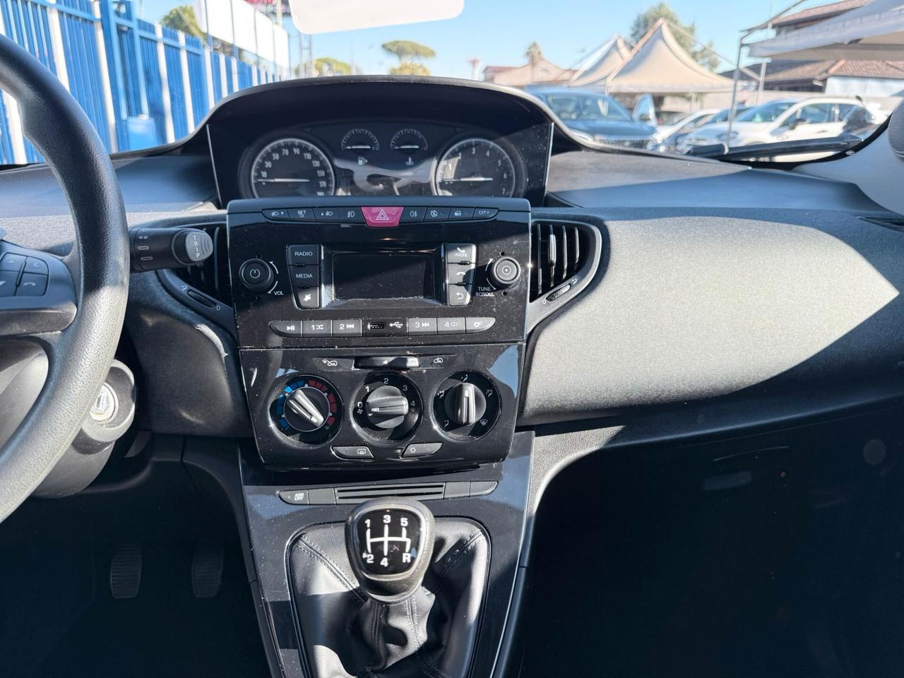 Lancia Ypsilon 1.2 69 CV 5 porte S&S Platinum