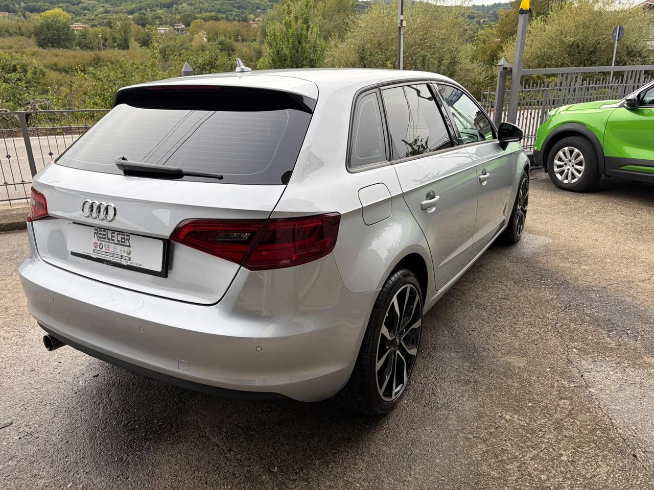Audi A3 SPB 1.6 TDI 105cv S tronic Attraction