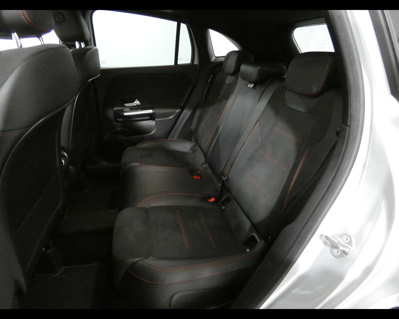 Mercedes-Benz GLA (H247) - GLA 200 d Automatic Premium